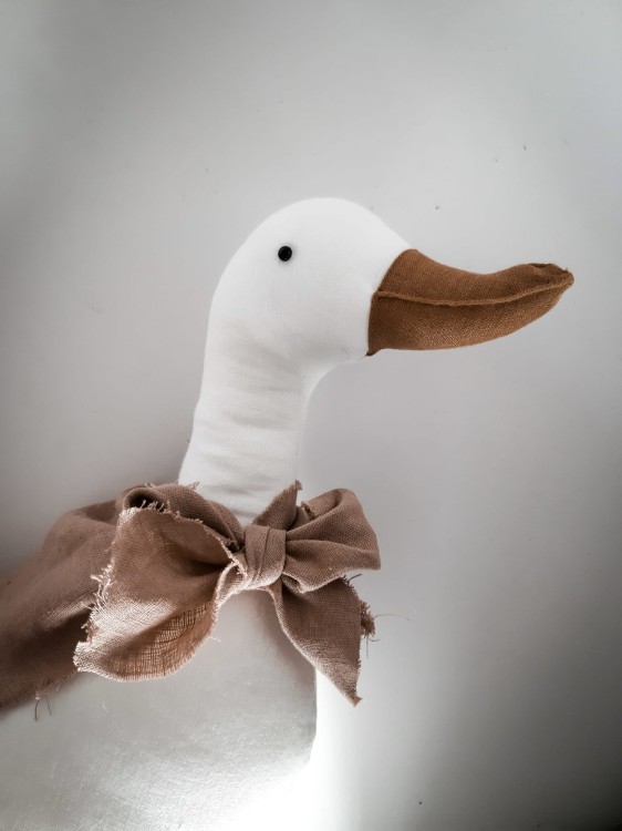 lniany gąsiorek przytulanka dla dziecka poduszka dekoracyjna z lnu do pokoju dziecięcego