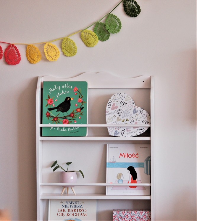 drewniana-biblioteczka-dla-dzieci.jpg