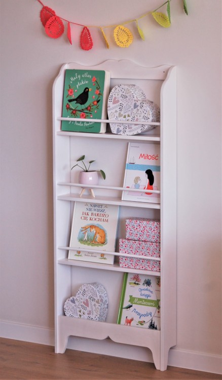 drewniana-biblioteczka-dla-dzieci.jpg