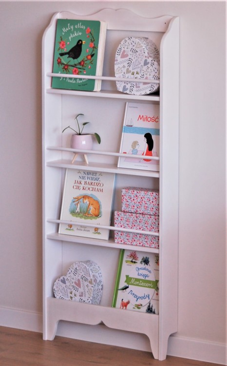 drewniana-biblioteczka-dla-dzieci.jpg