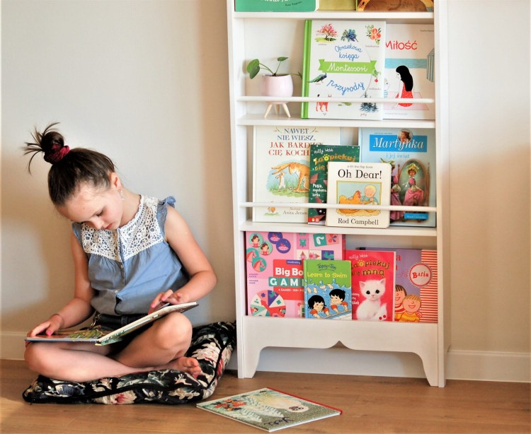 drewniana-biblioteczka-dla-dzieci.jpg