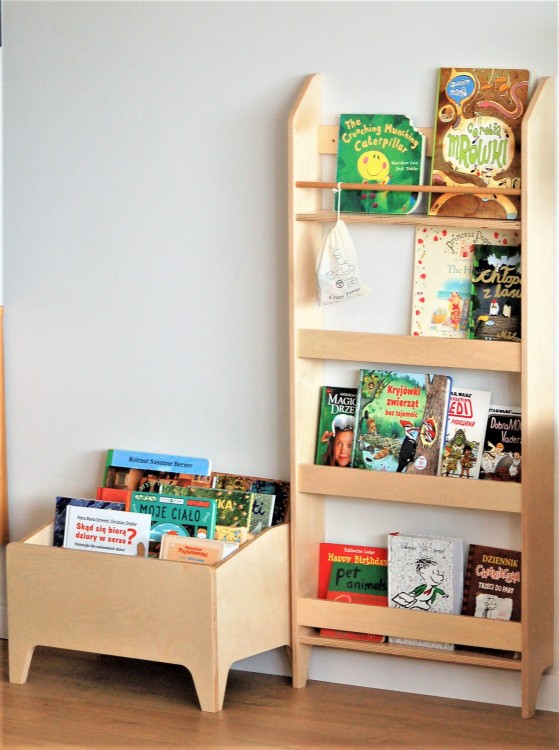 drewniana-biblioteczka.jpg