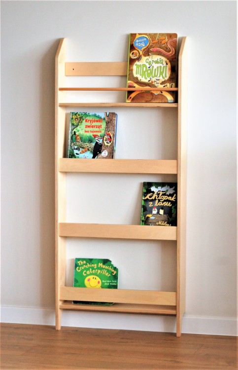 drewniana-biblioteczka.jpg
