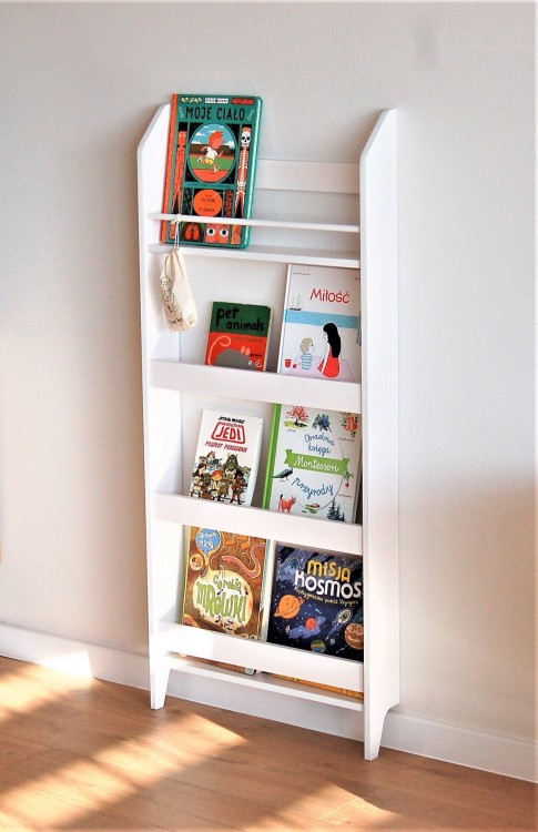 drewniana-biblioteczka.jpg