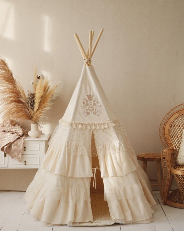 namiot-tipi-dla-dzieci-z-falbanami-boho.jpg