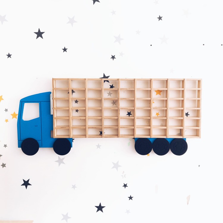 Drewniana półka Hot Wheels TIR – widok z przodu