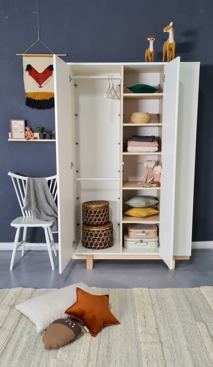 Szafa dla dzieci Basic Złamana Biel - wnętrze
