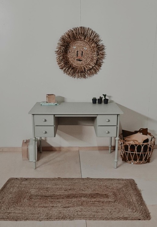 Drewniane biurko dziecięce Babushka Oliwka