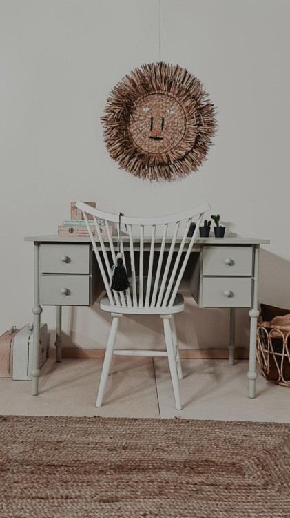 Drewniane biurko dziecięce Babushka Oliwka