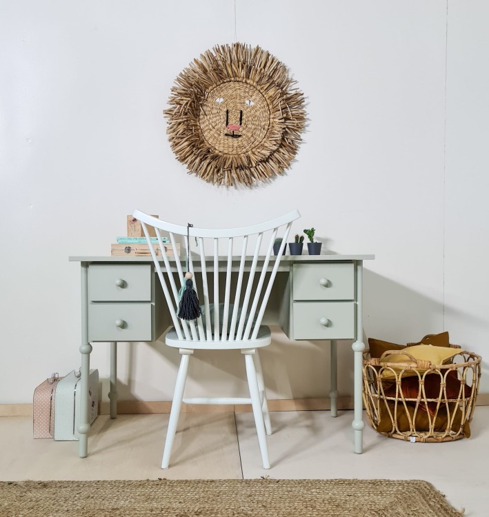 Drewniane biurko dziecięce Babushka Oliwka