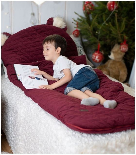 Śpiworek do spania Sleepover Stars Maroon – bordowy śpiworek dziecięcy z tkaniny Minky i bawełny