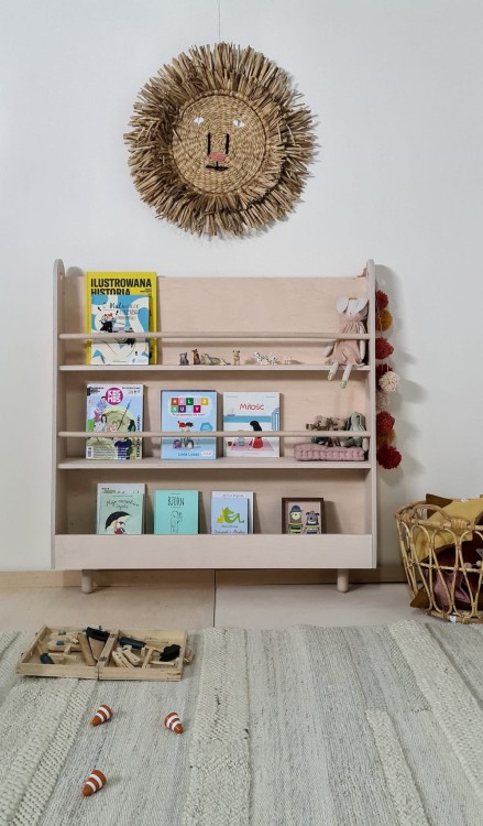 Drewniany regał biblioteczka dla dzieci
