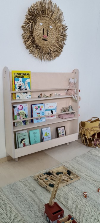 Drewniany regał biblioteczka dla dzieci