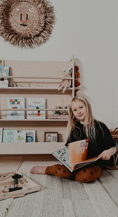 Drewniany regał biblioteczka dla dzieci