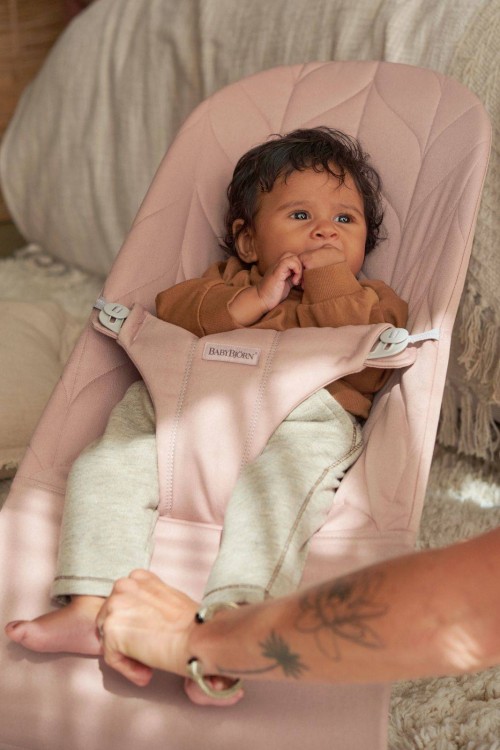 pol_pl_BABYBJORN-lezaczek-BLISS-COTTON-Petal-Quilt-Zgaszony-roz-9877_12.jpg
