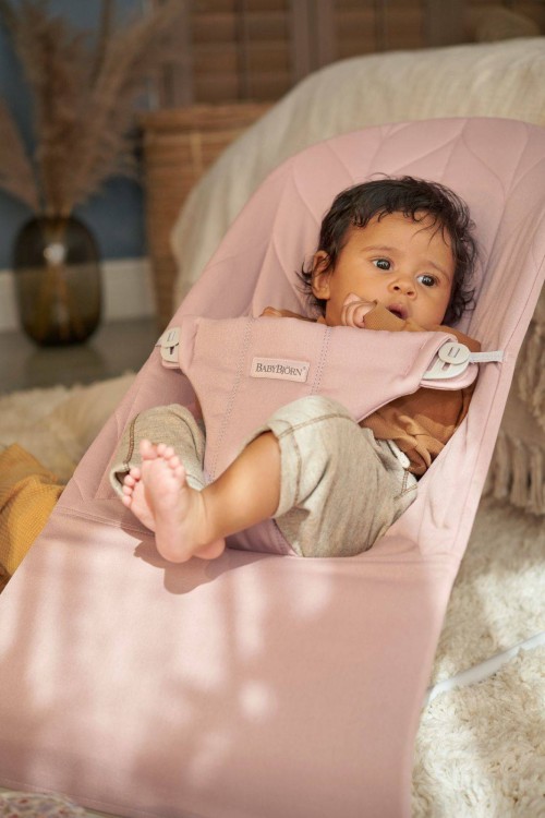 pol_pl_BABYBJORN-lezaczek-BLISS-COTTON-Petal-Quilt-Zgaszony-roz-9877_7.jpg