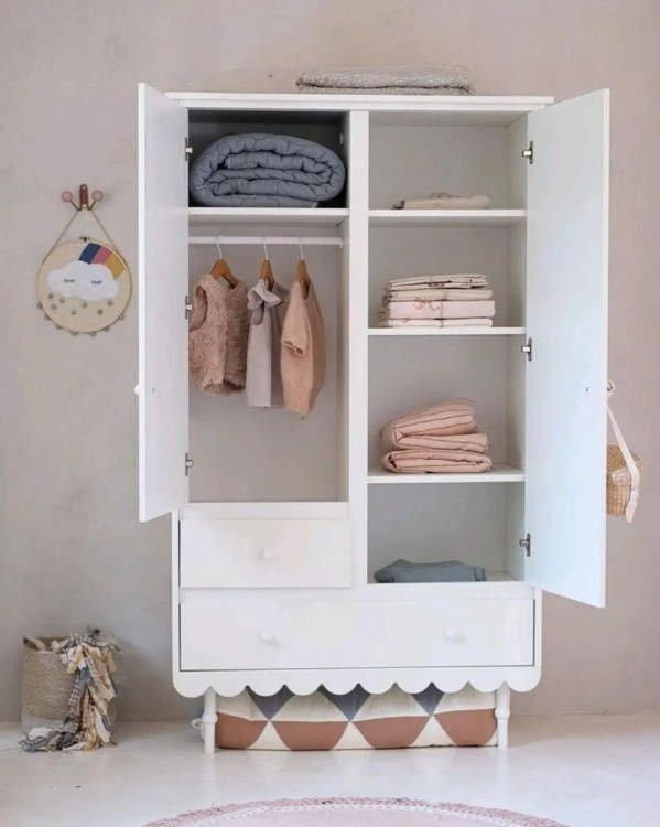 Drewniana komoda dla dzieci Babushka Biała