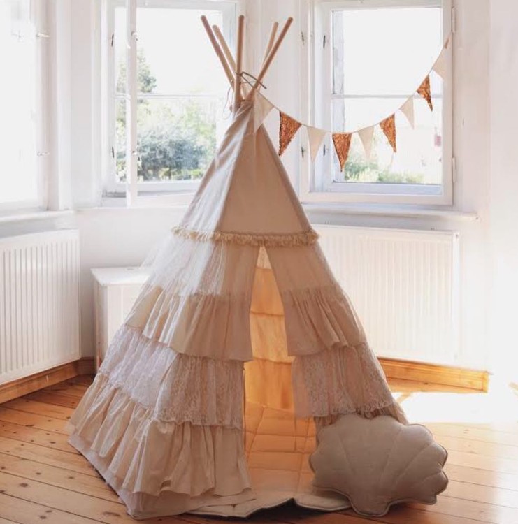 tipi-z-falbanami-shabby-chic-namiot-zabawa-pokoj-dzieciecy-dziecko-dekoracja.jpg
