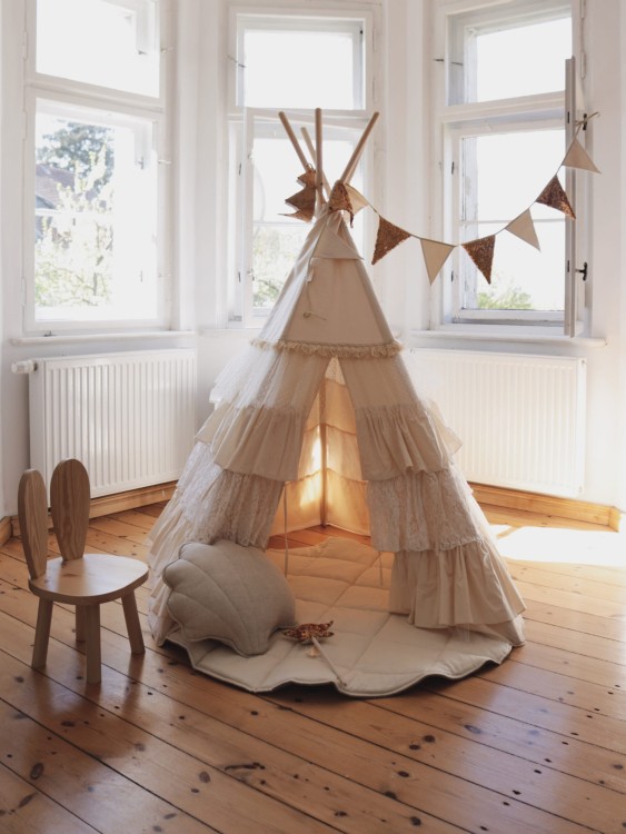 tipi-z-falbanami-shabby-chic-namiot-zabawa-pokoj-dzieciecy-dziecko-dekoracja.jpg