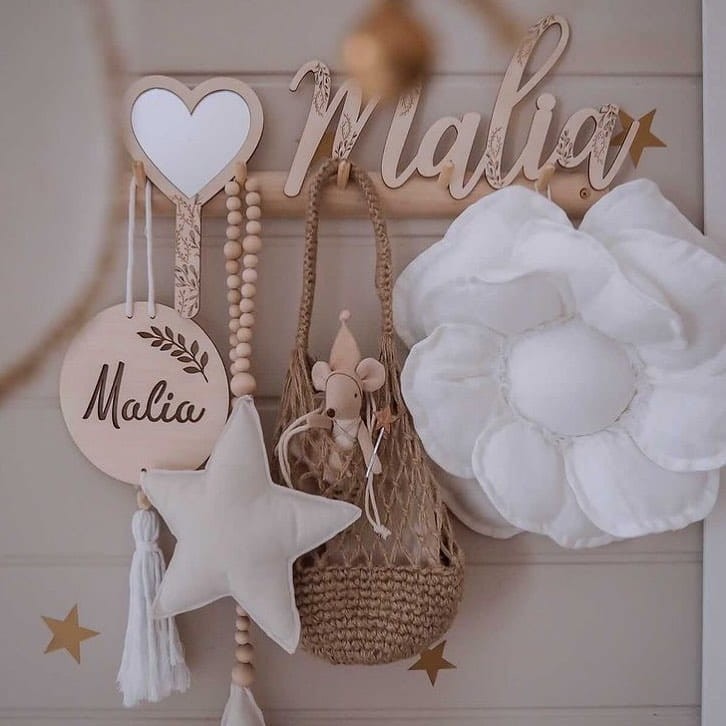 Lniany kwiatek dekoracyjny śmietankowy do pokoju dziecka