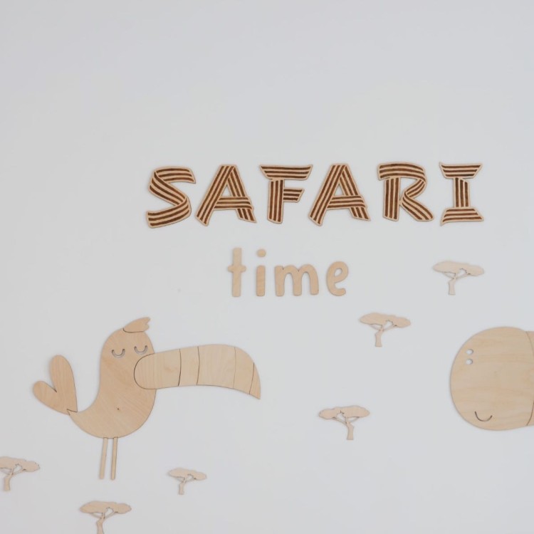 Drewniany napis Safari Time na ścianę