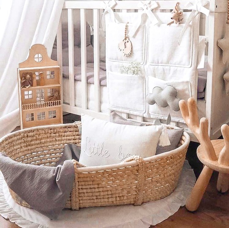 Lniana Poduszka z Haftowanym Imieniem – personalizowana dekoracja